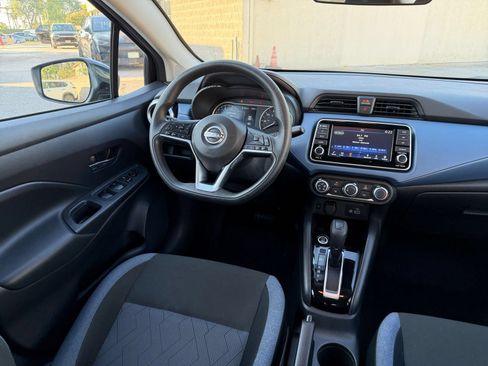 Used 2025 Nissan Versa SV FWD image 32