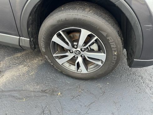 Used 2018 Toyota RAV4 XLE w/ Carpet Mat Package image 7