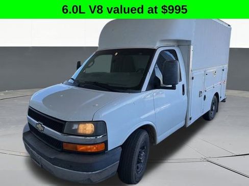 Used 2017 Chevrolet Express 3500 image 4