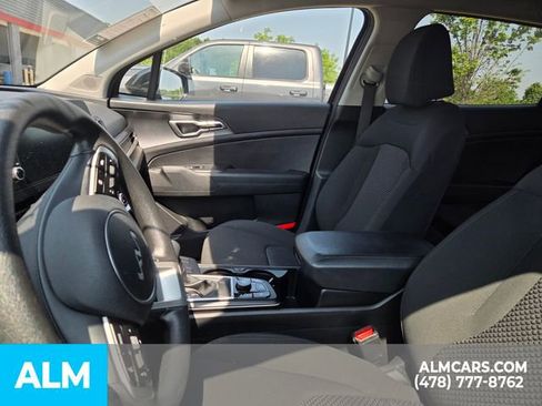 Used 2025 Kia Sportage LX FWD image 21