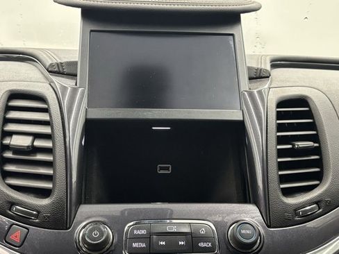 Used 2016 Chevrolet Impala LT w/ Convenience Package image 21