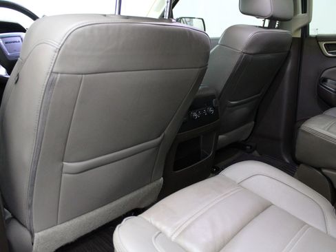 Used 2018 GMC Yukon Denali image 14