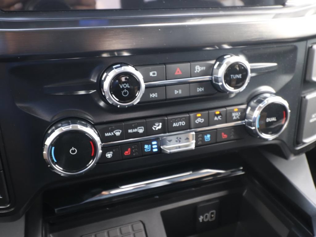 New 2026 Ford F250 Lariat w/ Black Appearance Package AWD/4WD image 21
