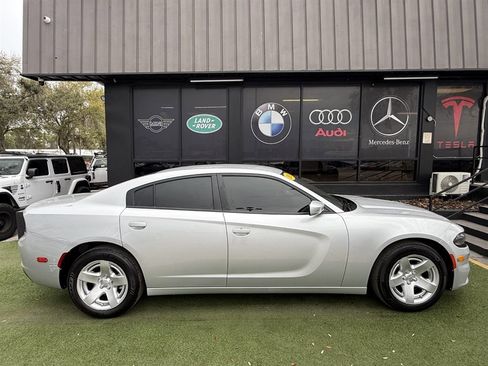 Used 2020 Dodge Charger Police w/ Street Appearance Group image 8