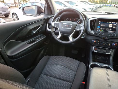 Used 2023 GMC Terrain SLE w/ Driver Convenience Package image 14