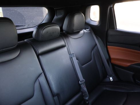 Used 2024 Jeep Compass Limited image 17