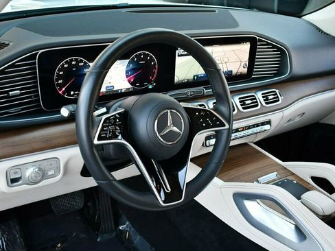 Used 2024 Mercedes-Benz GLE 450 4MATIC image 13