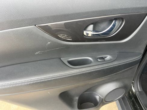 Used 2020 Nissan Rogue SV AWD/4WD image 30