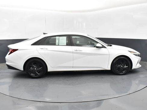 Used 2023 Hyundai Elantra SEL image 8