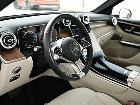 Used 2023 Mercedes-Benz GLC 300 4MATIC image 19