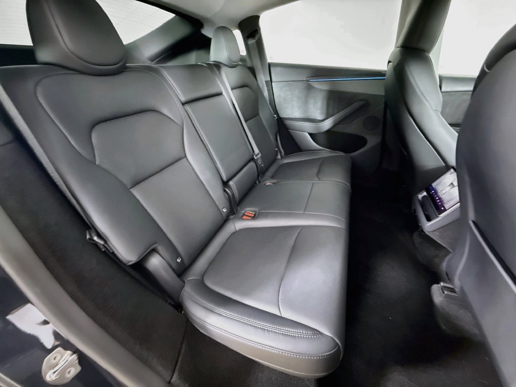 Used 2026 Tesla Model Y AWD image 30