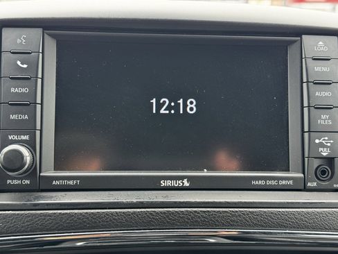 Used 2019 Dodge Grand Caravan GT image 3