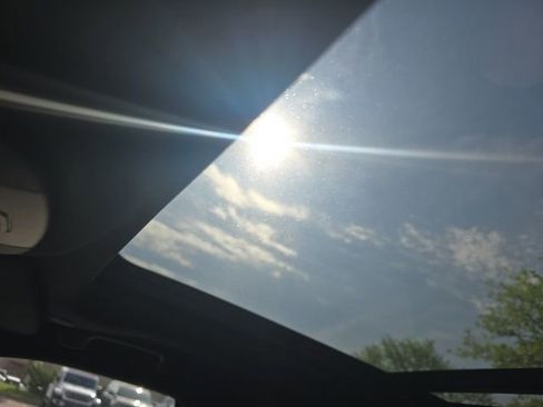 Used 2024 Jeep Compass Limited w/ High Altitude Package image 23