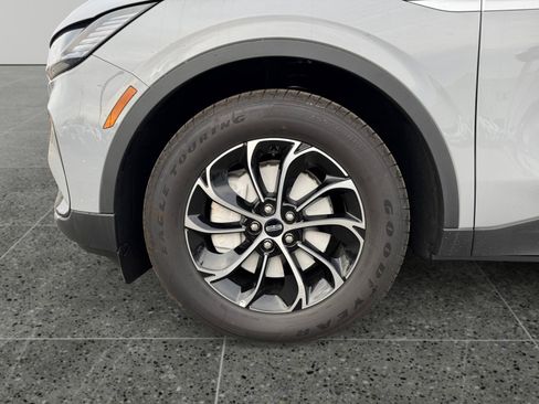 New 2026 Lincoln Nautilus Premier w/ Equipment Group 102A image 9