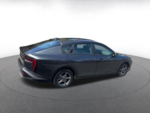 Used 2025 Kia K4 LXS image 14