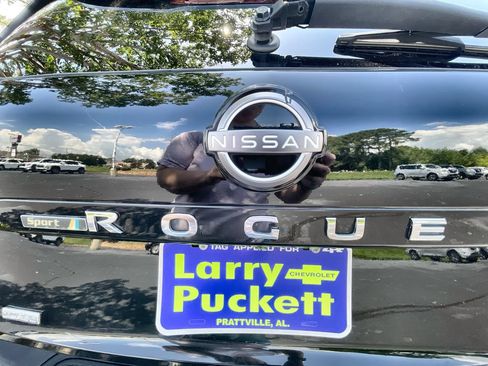 Used 2023 Nissan Rogue S FWD image 30