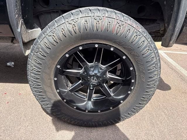 Used 2018 GMC Sierra 2500 Denali w/ Suspension Package, Off-Road AWD/4WD image 5