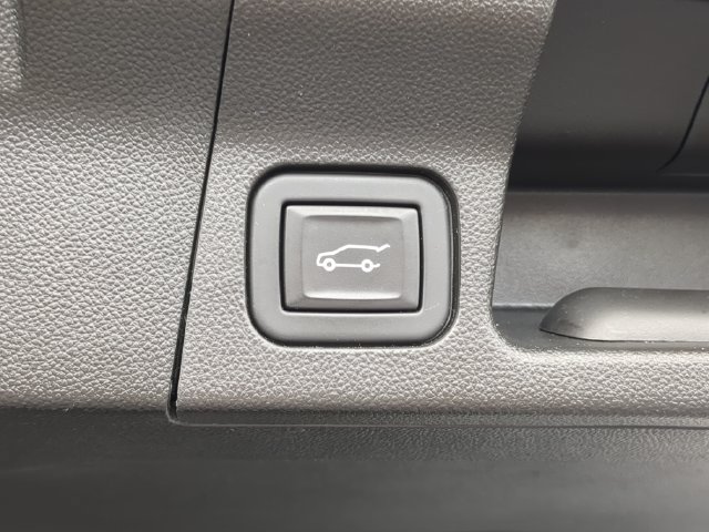 Used 2023 GMC Acadia Denali w/ Denali Ultimate Package FWD image 13