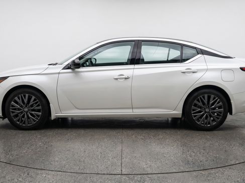 Used 2025 Nissan Altima 2.5 SV FWD image 5