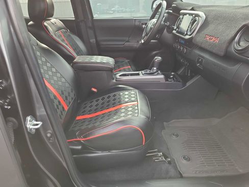 Used 2022 Toyota Tacoma TRD Off-Road w/ Black Out Package (TMS) image 22