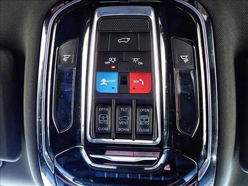 Used 2023 Jeep Grand Cherokee Overland w/ Adv Protech Group III AWD/4WD image 23