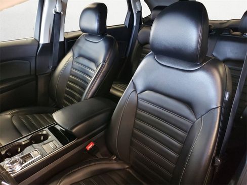 Used 2019 Ford Edge SEL w/ Equipment Group 201A image 9