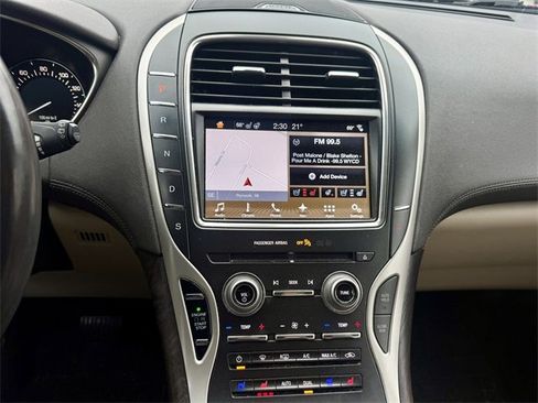 Used 2017 Lincoln MKX Reserve w/ Lincoln MKX Climate Package image 6