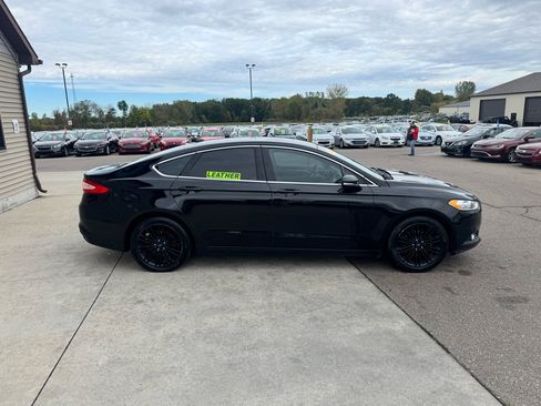 Used 2016 Ford Fusion SE w/ Equipment Group 202A image 4