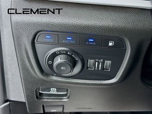 Used 2022 Jeep Grand Cherokee Limited 4xe image 12