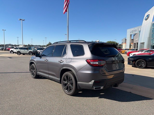 Used 2025 Honda Pilot Black Edition image 3