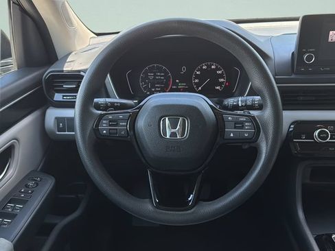 Used 2023 Honda Pilot LX image 18