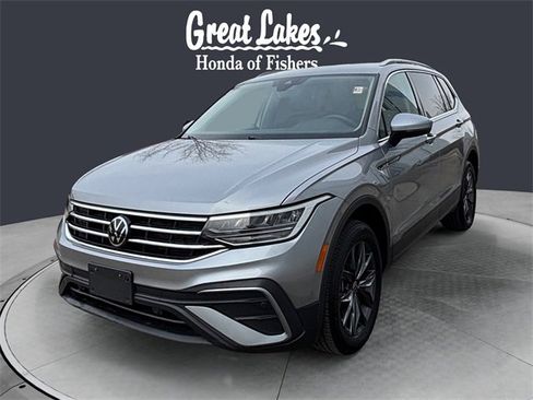 Used 2022 Volkswagen Tiguan SE image 1