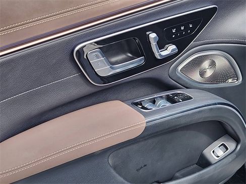 Certified 2023 Mercedes-Benz EQS 580 4MATIC Sedan image 10