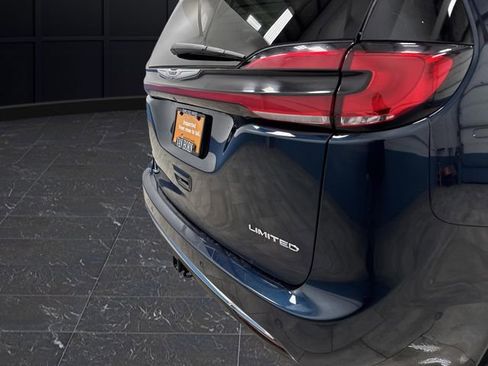 Used 2024 Chrysler Pacifica Limited w/ Trailer Tow Group image 35