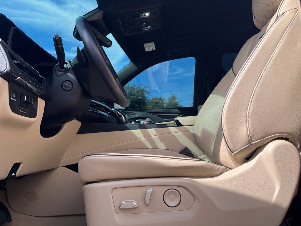 Used 2023 Cadillac Escalade Premium Luxury w/ Performance Package AWD/4WD image 8