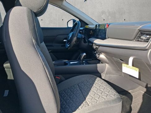 New 2026 Nissan Kicks SV w/ Cold Weather Package FWD image 25