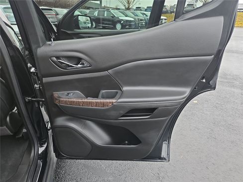 Used 2023 GMC Acadia Denali w/ Denali Ultimate Package image 33