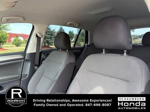 Used 2016 Volkswagen Golf S FWD image 11