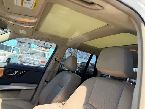 Used 2010 Mercedes-Benz GLK 350 4MATIC image 7