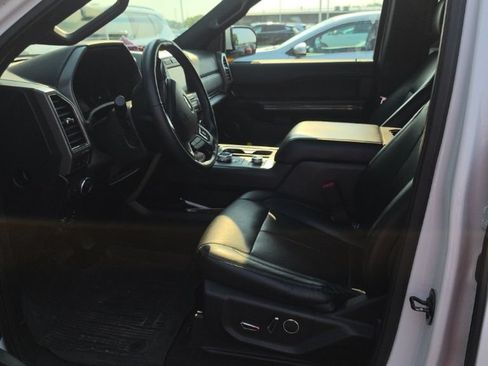 Used 2018 Ford Expedition Max XLT w/ Equipment Group 202A AWD/4WD image 2