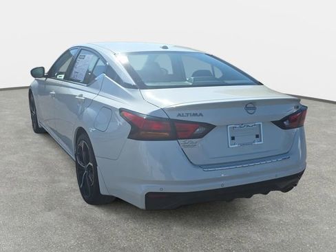 Used 2023 Nissan Altima 2.5 SR FWD image 7