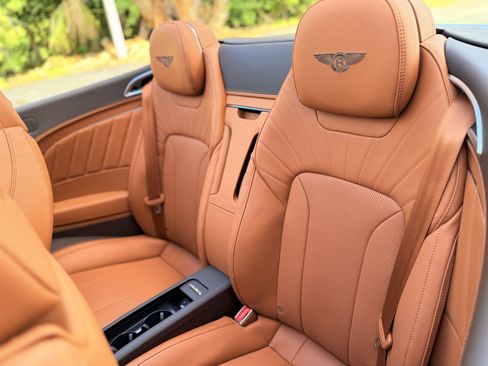 Used 2024 Bentley Continental GT V8 AWD/4WD image 34