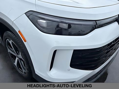 New 2026 Volkswagen Tiguan SE image 10