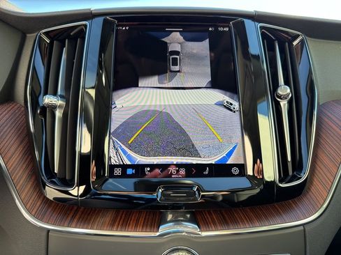 Used 2024 Volvo XC60 T8 Plus w/ Protection Package Premier image 23