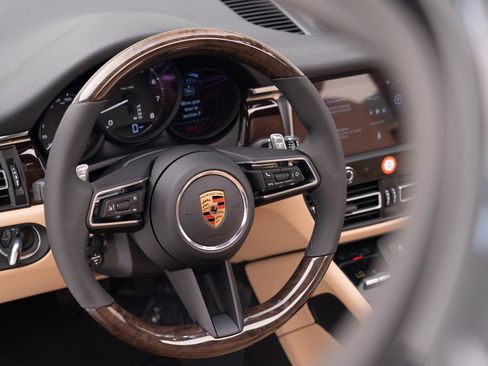 Certified 2026 Porsche Macan AWD/4WD image 20