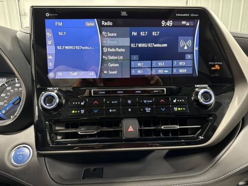 Used 2021 Toyota Highlander Limited AWD/4WD image 29