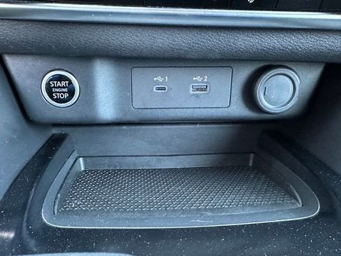 Used 2023 Nissan Rogue SV image 34