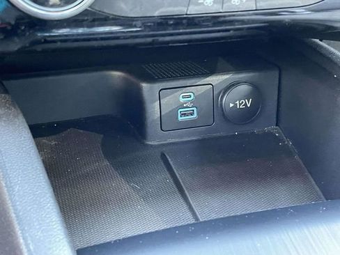 Certified 2022 Ford Escape SE w/ SE Sport Appearance Package FWD image 16