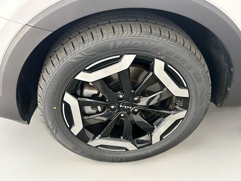 Used 2025 Kia Telluride S AWD/4WD image 11