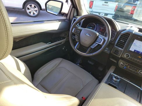 Used 2021 Ford Expedition Max Limited image 18